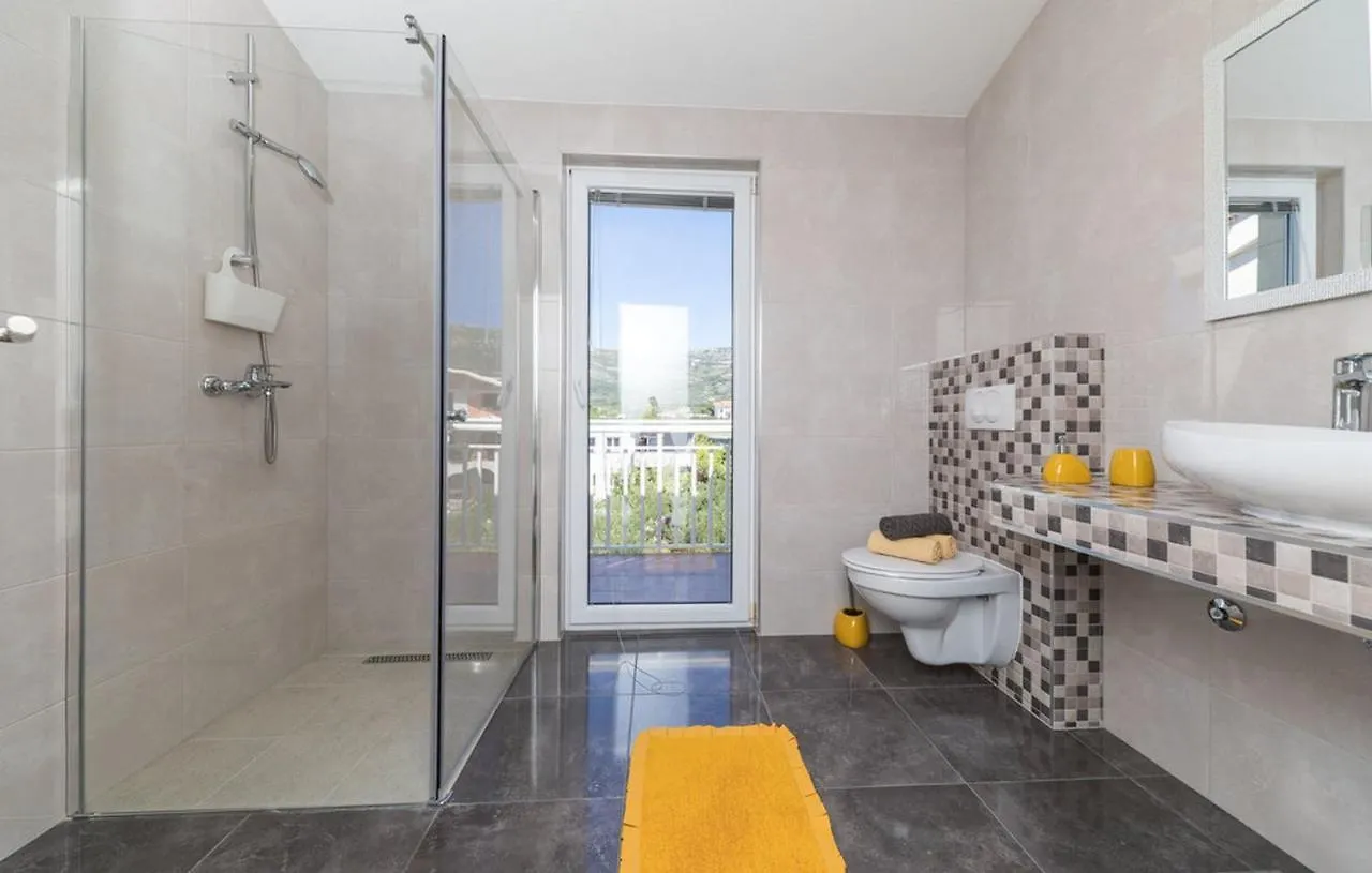 Apartments Mohito Kastela Croatia
