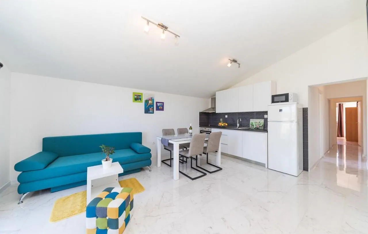 Apartments Mohito Kastela