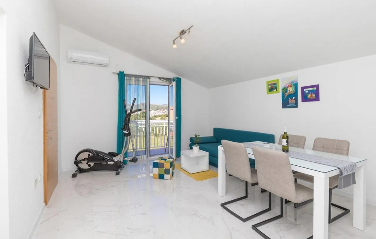 Apartments Mohito Kastela